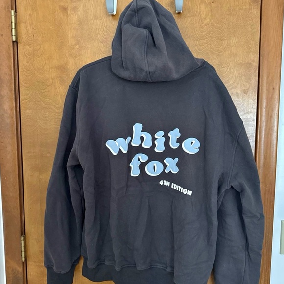 White Fox Boutique 4th edition dark grey Sweatshirt hoodie - Picture 2 of 2